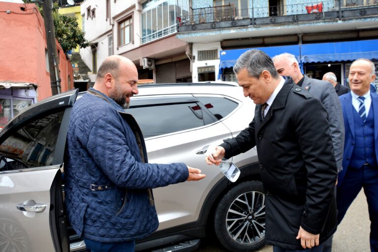 Tokalaşmayalım, sarılmayalım, gönülden bağlanalım...