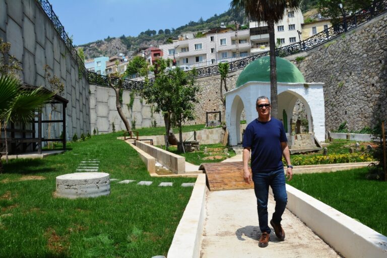 Tarihimize ve geçmişimize sahip çıkmak, boynumuzun borcu.